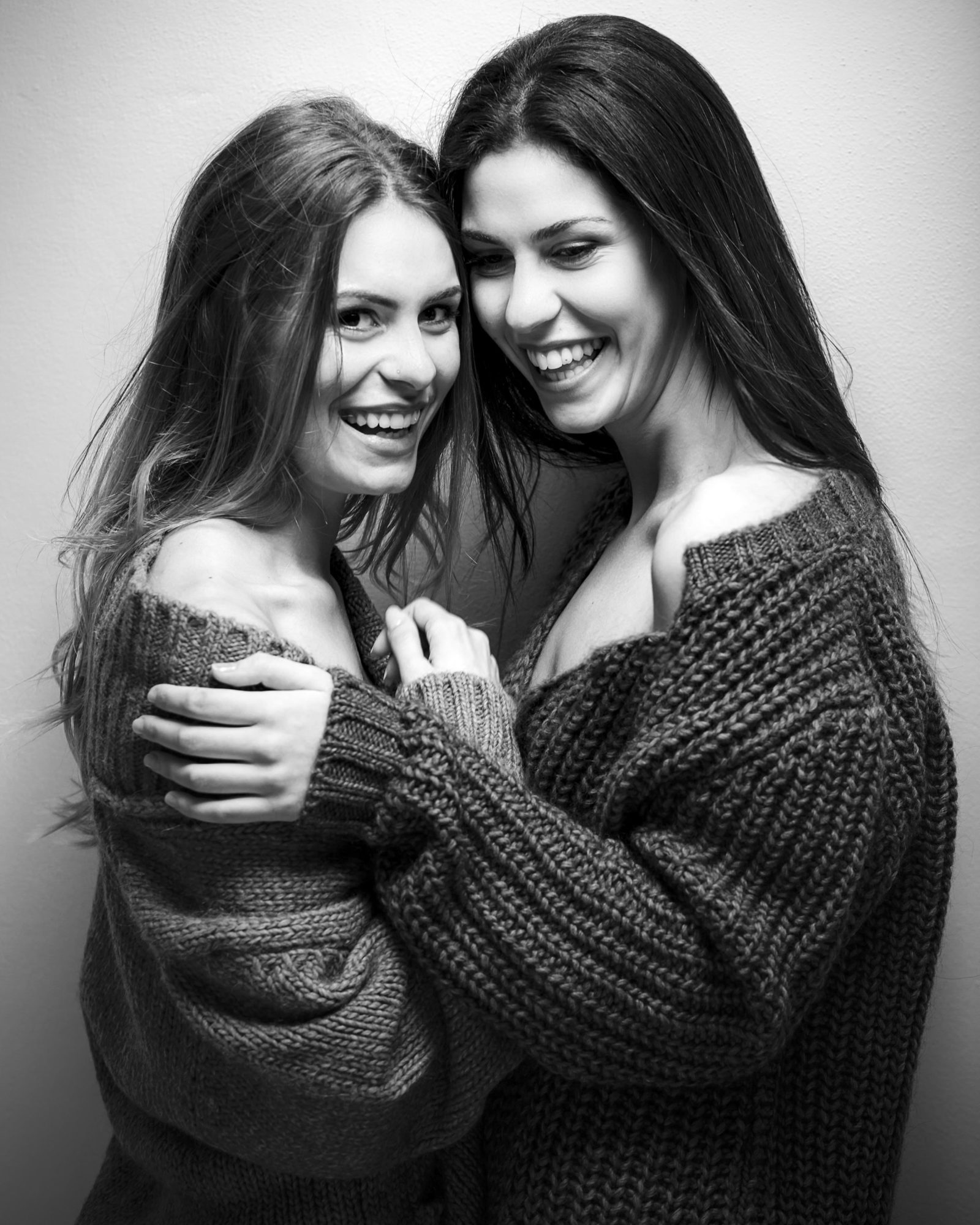 Arianna Torrioli e Sofia Pompei abbraccio sorriso